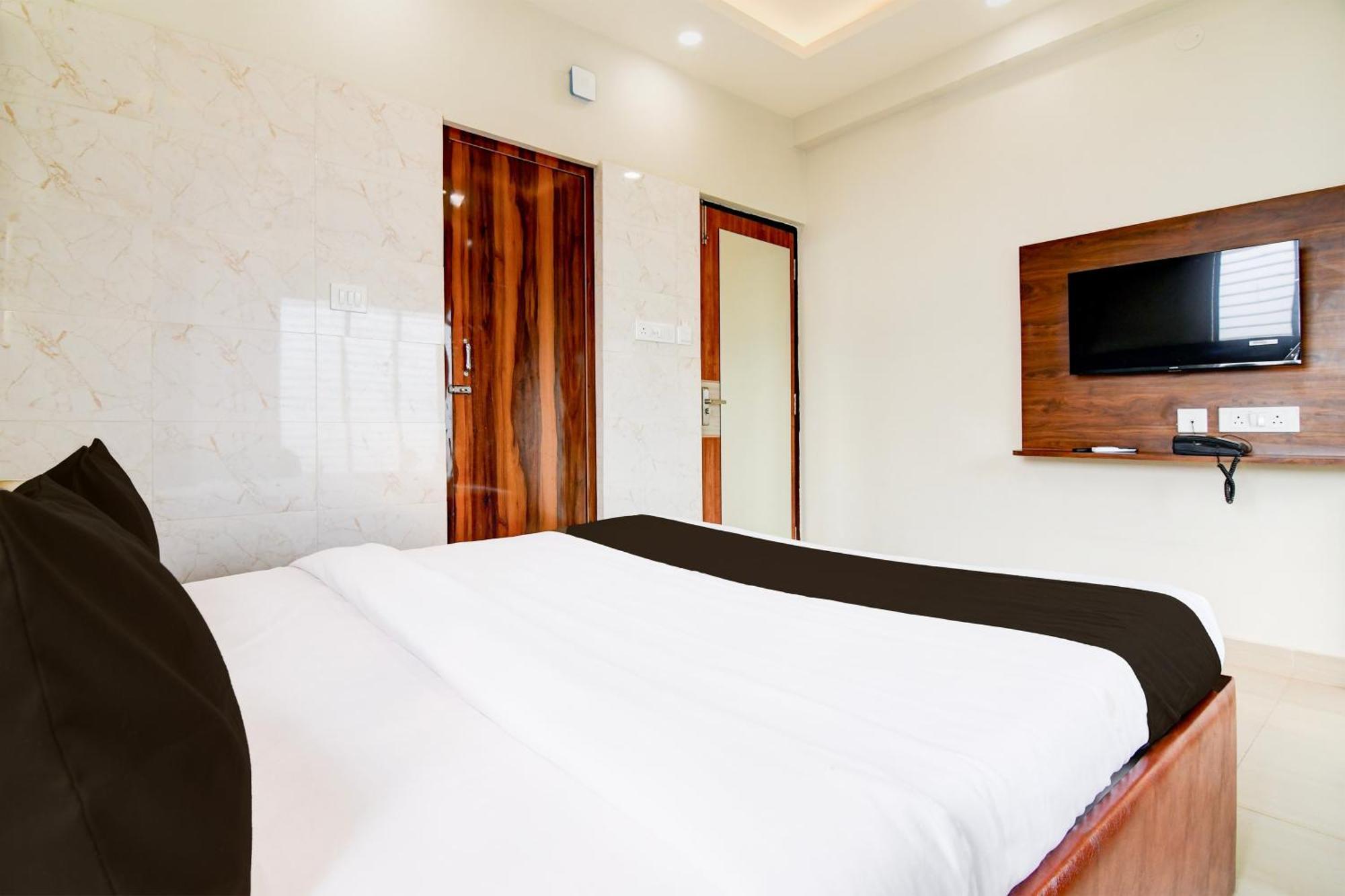 Super Townhouse Kaikhali Near Airport Καλκούτα Εξωτερικό φωτογραφία